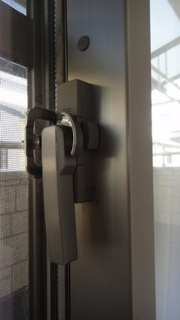 door02.jpg